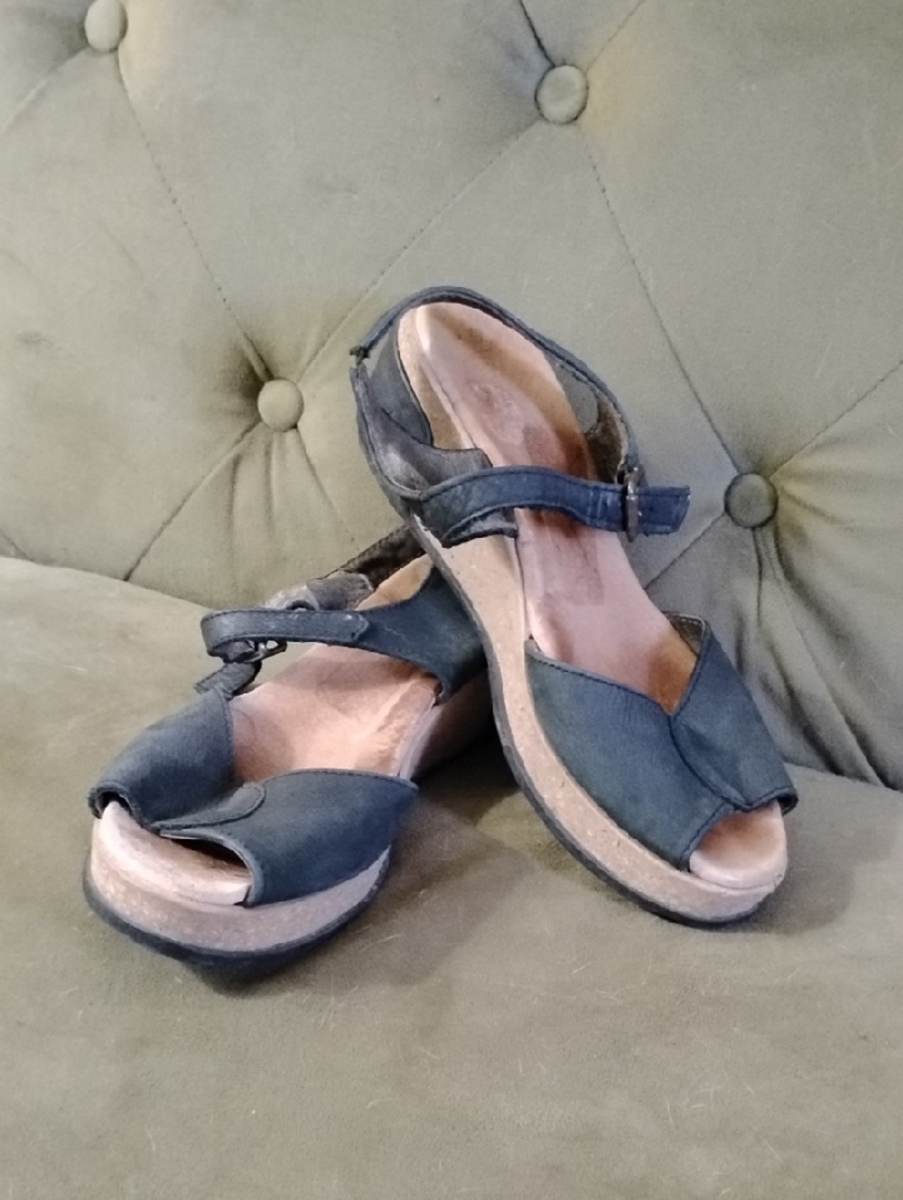 El Naturalista Women's Open-Toe Comfort Sandals - Black 7.5